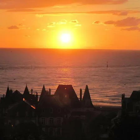 Superbe Deux Pieces Vue Mer Avec Jardin Trouville-sur-Mer Buitenkant foto