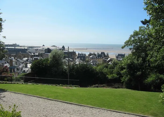 Superbe Deux Pieces Vue Mer Avec Jardin