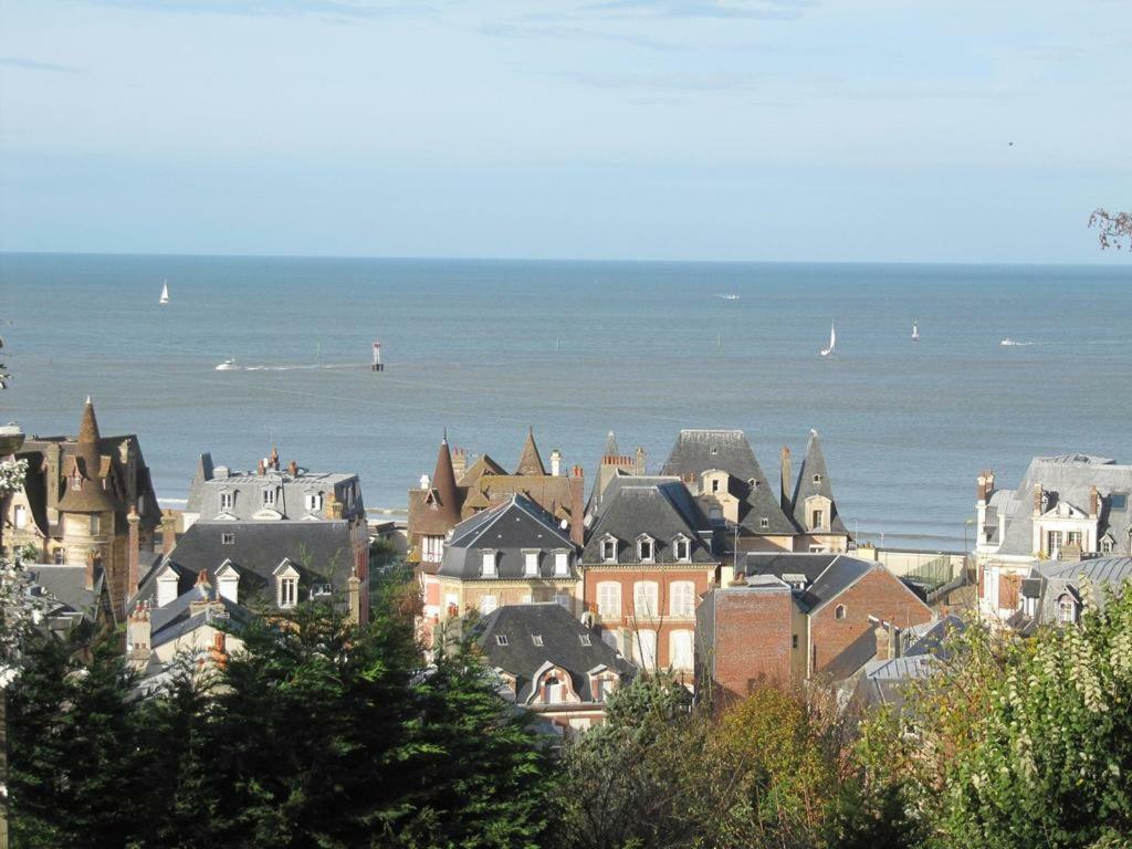 Superbe Deux Pieces Vue Avec Jardin Appartement